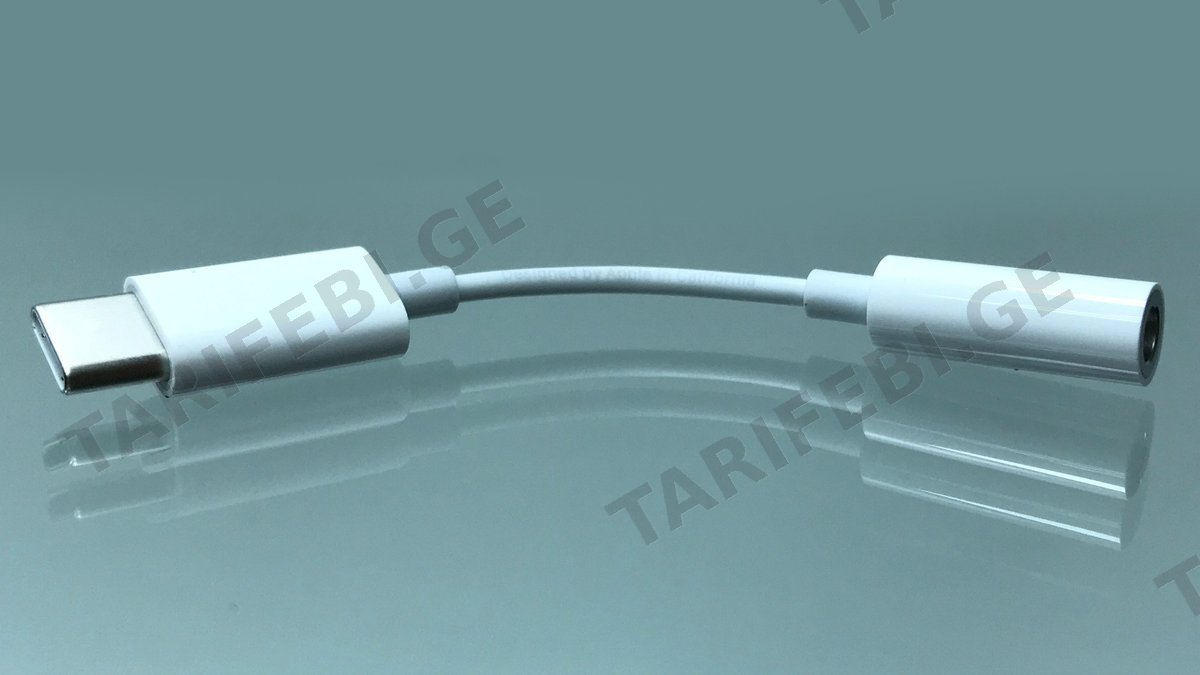 USB-C to 3.5 mm Headphone Jack Adapter Original. for iPhone 15/16/17 series.
