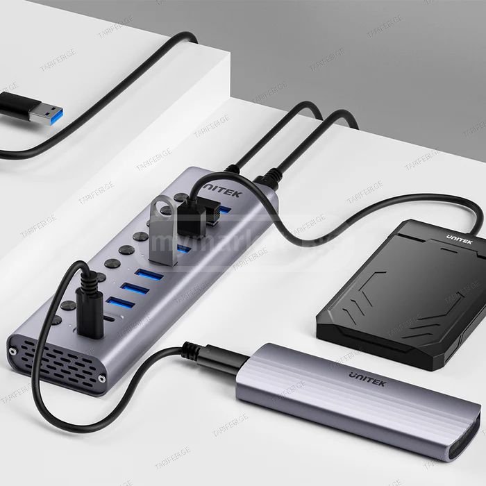 USB Hub Unitek H1315B multi-port hub with 8 USB-A and 2  USB
