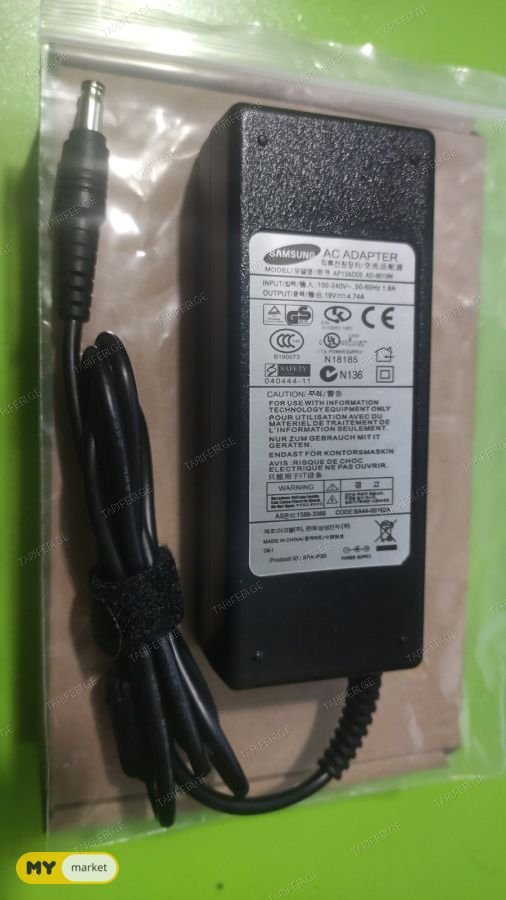SAMSUNG charger