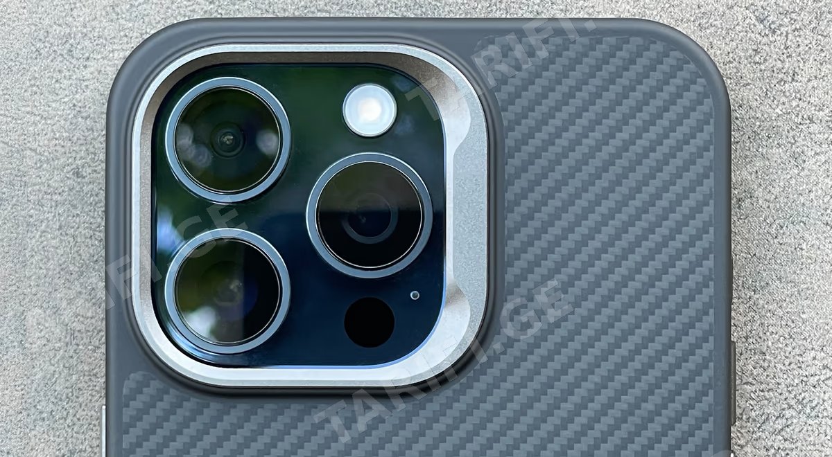 Carbon Fiber Case with MagSafe for iPhone 15 Pro . Anti-Drop Case.