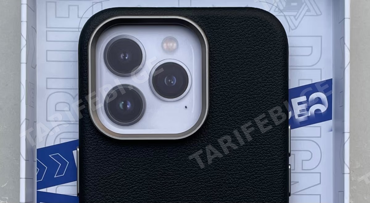 Leather Case with MagSafe for iPhone 14 Pro - Black