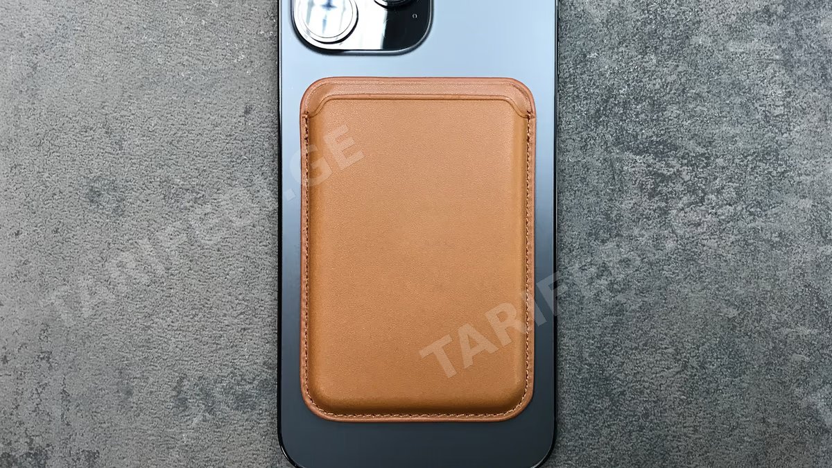 iPhone Leather Wallet with MagSafe - Brown. (Copy)